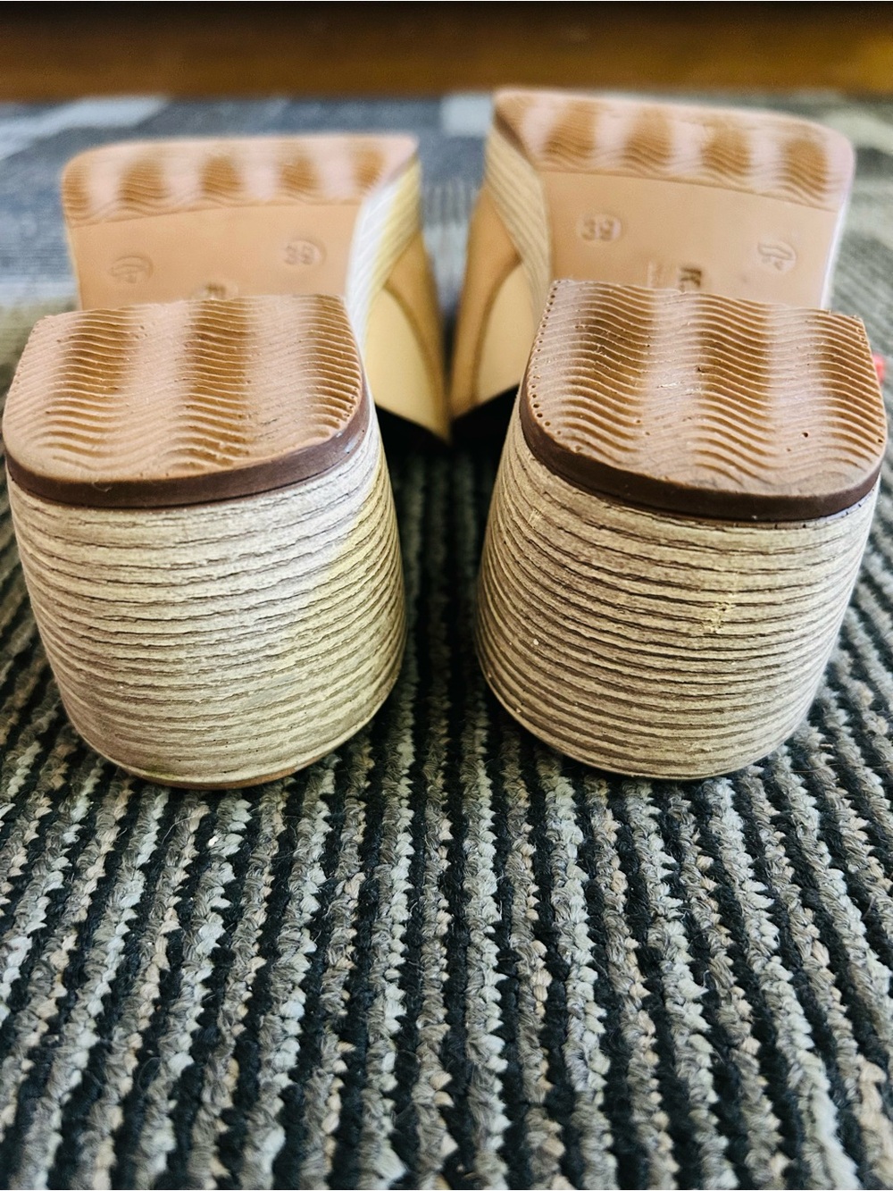 Remonte Soft Beige Suede DON56 Jerilyn Faux Buckle Mules Sandals size 39 8 - Picture 11 of 11